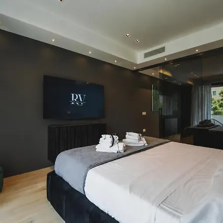 Roberto House Skyfall Luxury